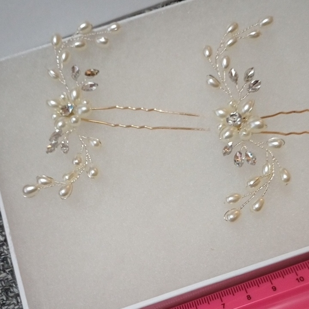 White and Gold Floral Hair Accessories